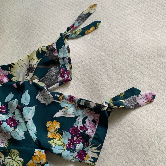 NWOT Guess floral fit&flare dress - Picture 11 of 16